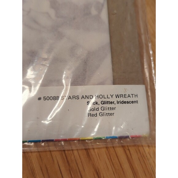 Dizzle Pre Shaded Christmas Iron On Transfer Stars And Holly Wreath 50088 - Picture 7 of 8